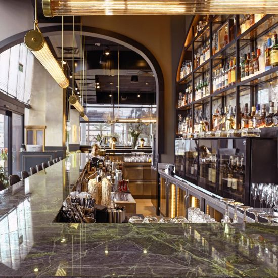 8-bottle wine bar - brings wine to the correct temperature and preserves open bottles