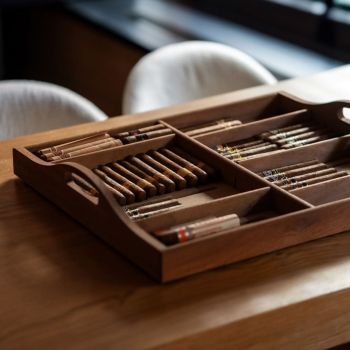Cigar humidor