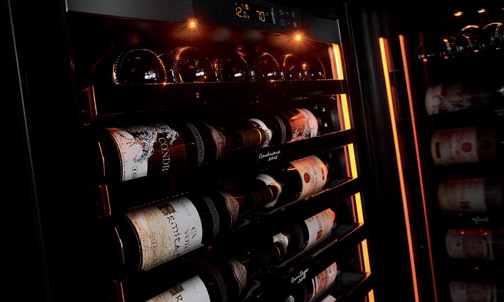 Elegant details and the same conditions found in a natural cellar to ensure that your wines reach their prime.