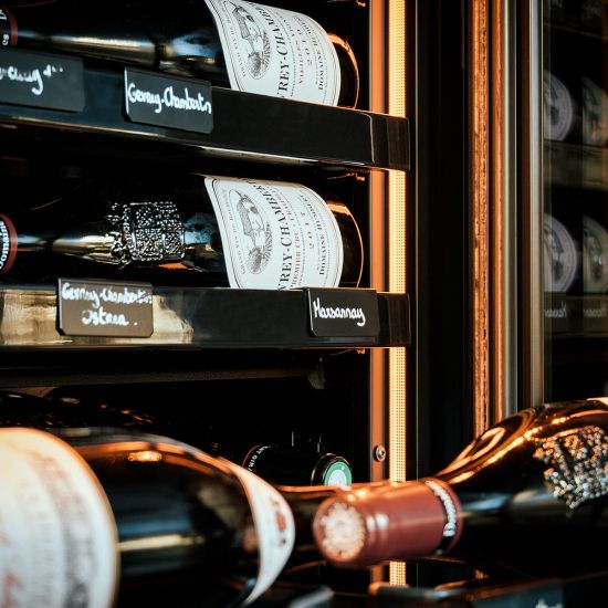 Wine bottle identification system - 6 detachable shelf labels