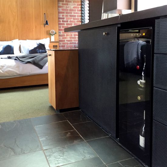 12-bottle wine bar - brings wine to the correct temperature and preserves open bottles