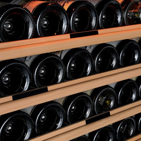 Erasable white marker pen with 20 reusable aluminium bottle identification support strips