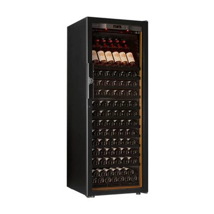 Large capacity wine fridge