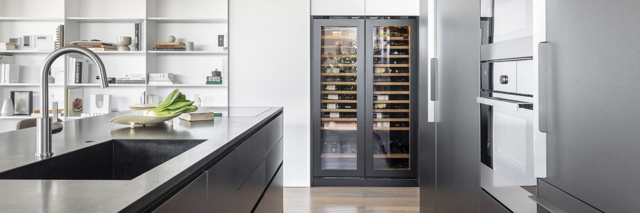 Free-standing electric wine cabinets or built-in wine coolers with a wide choice of features, doors, sizes and bottle capacities. Find the wine fridge that suits your needs.