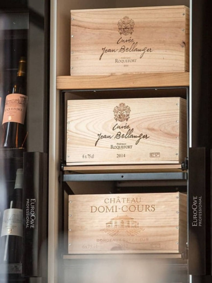 Wine storage on slides for wine boxes, practical to assemble for a custom-made wine cellar