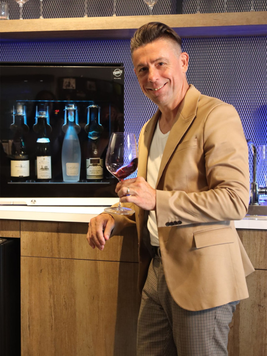Talk with Hugo Duchesne, Sommelier, Canada - Wine Bar 8.0, eurocave wine by the glass service solution