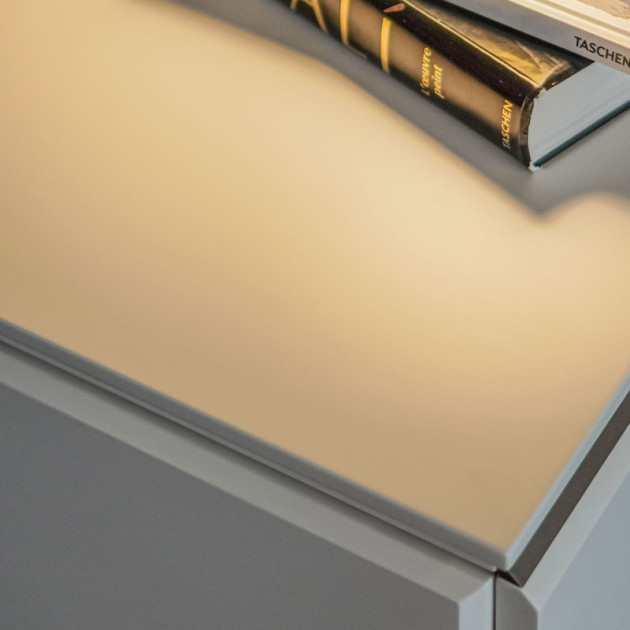 Finishing trim colour