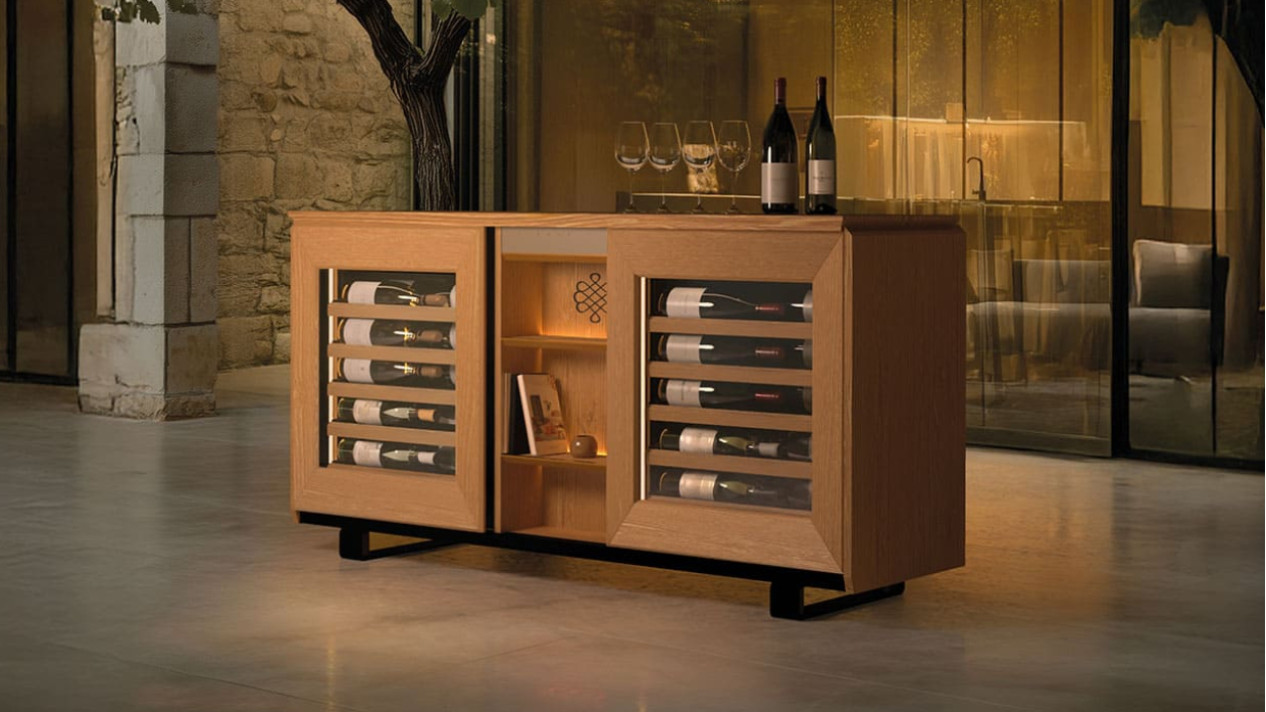 Control your connected wine cellar with the EuroCave app - Adjust the temperature, light or receive alerts remotely.