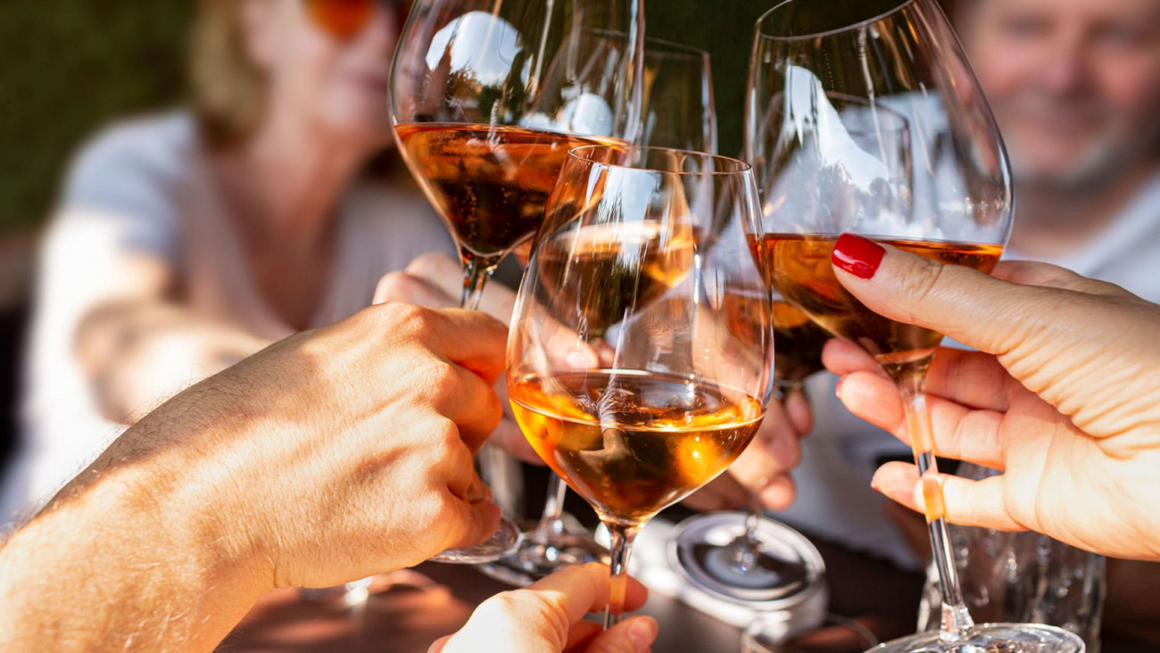 Do tannins exist in red wine, orange wine, white wines, or champagne?